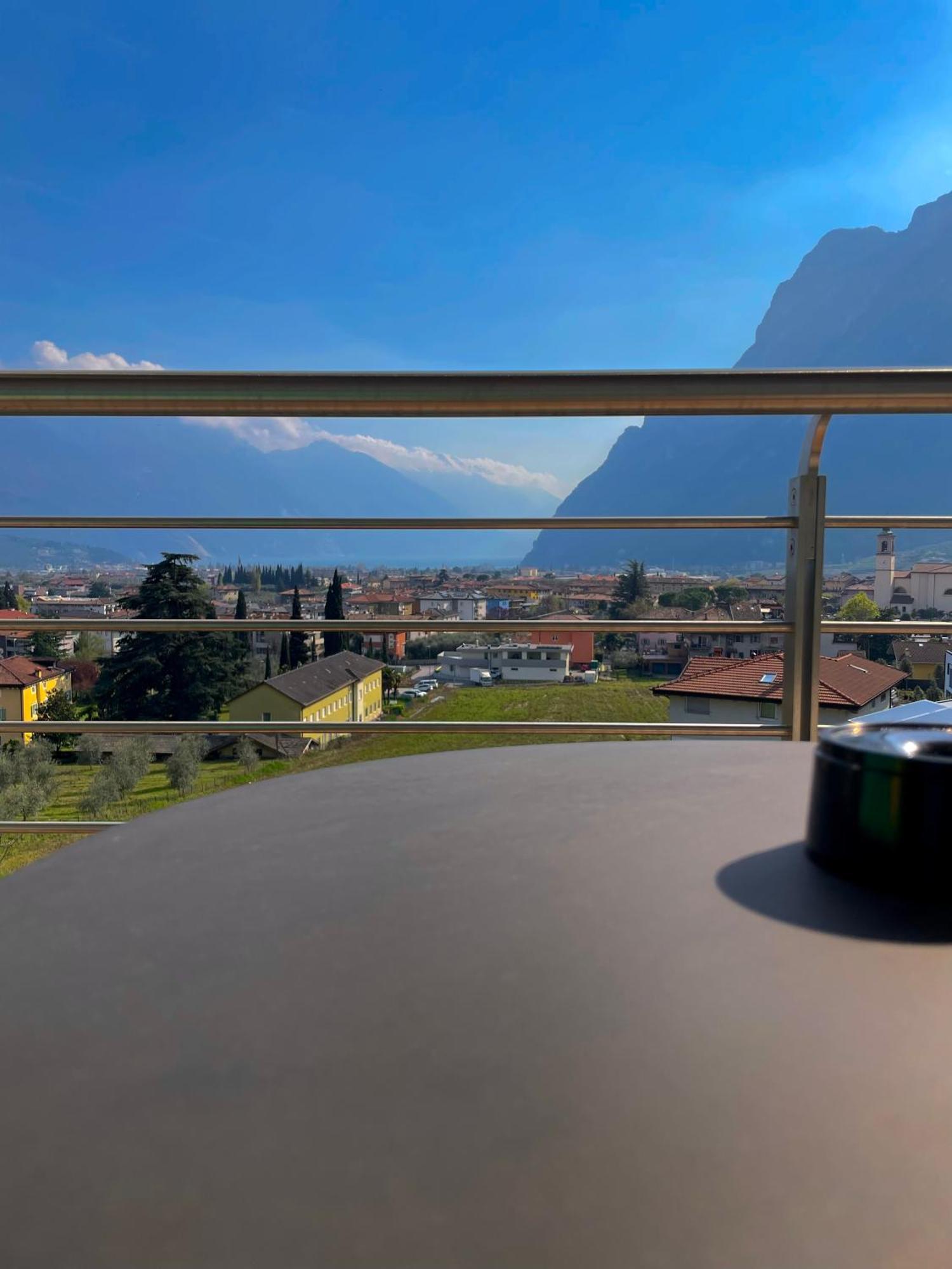 View & Chill Apartment Riva del Garda Eksteriør bilde